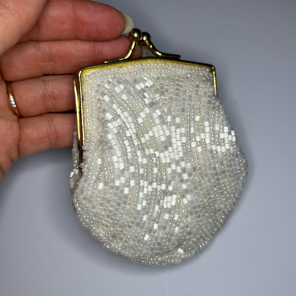 Vintage White Beaded Coin Purse with Gold Hardware - Picture 2 of 7